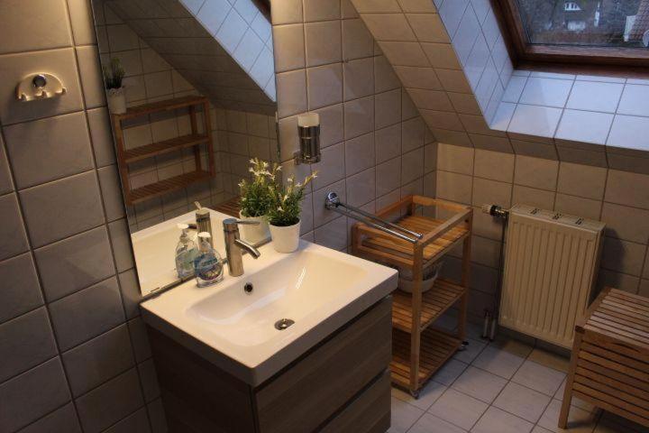 Gustow  Ferienwohnung-Nils-Holgerson-Mit-Balkon-Zwischen-Strand-Wald-Wiese-Im-Suedosten-Der-Insel-Ruegen מראה חיצוני תמונה